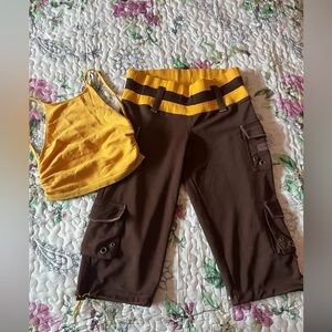 Rocawear Roc Queen Brown & gold low rise Cargo Capris pants Size M